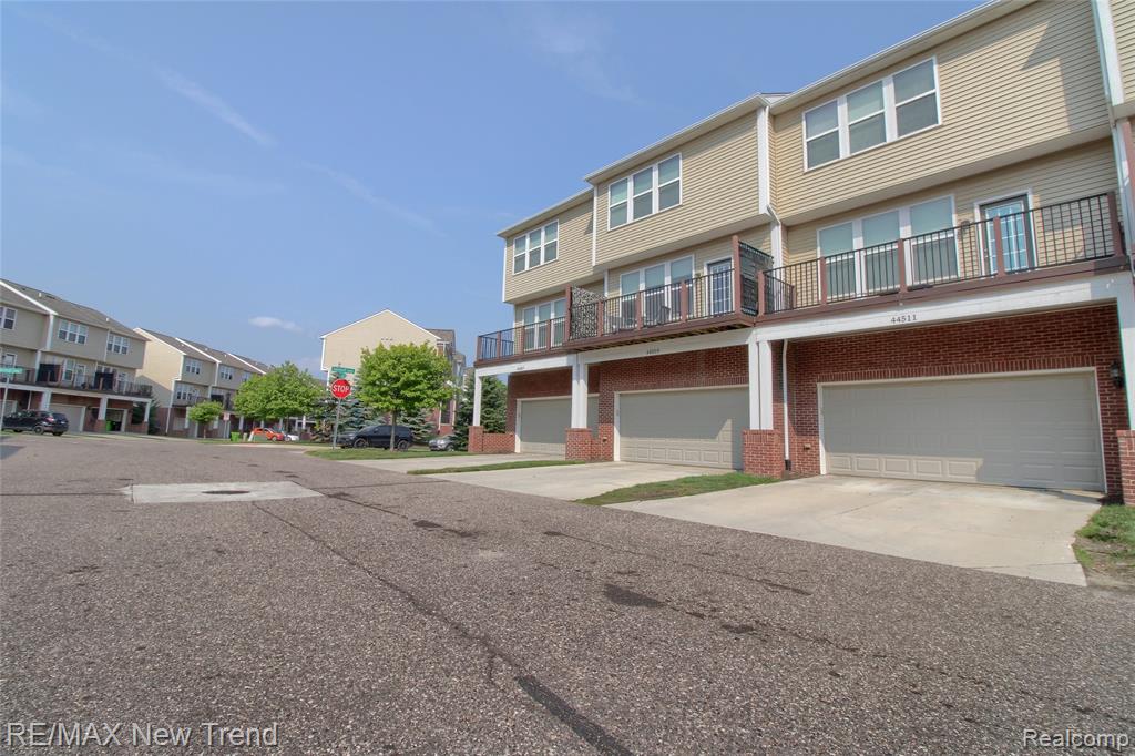 44509 Ellery Lane, Novi, MI 48377 — Photo 28