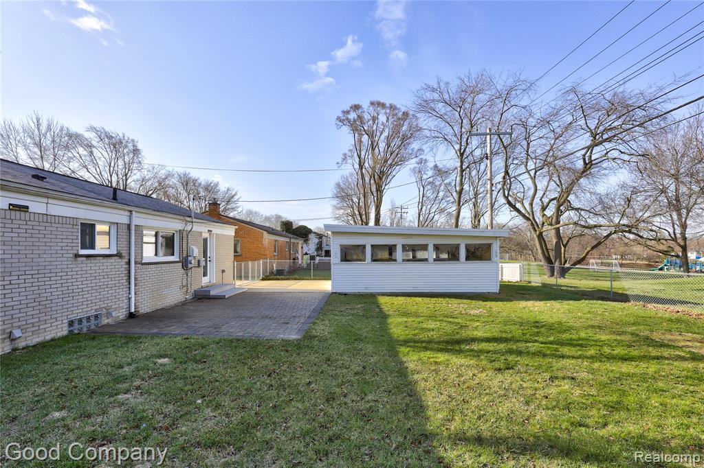 1303 Sycamore Drive, Rochester Hills, MI 48307 — Photo 48