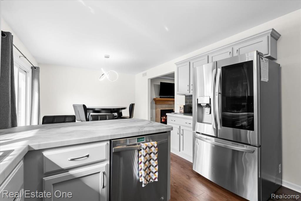 10090 Heatherway Drive, Pinckney, MI 48169 — Photo 15
