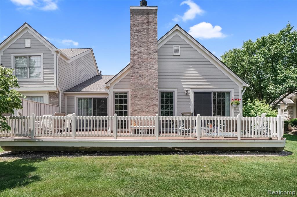 16822 Lochmoor Circle W, Northville, MI 48168 — Photo 41