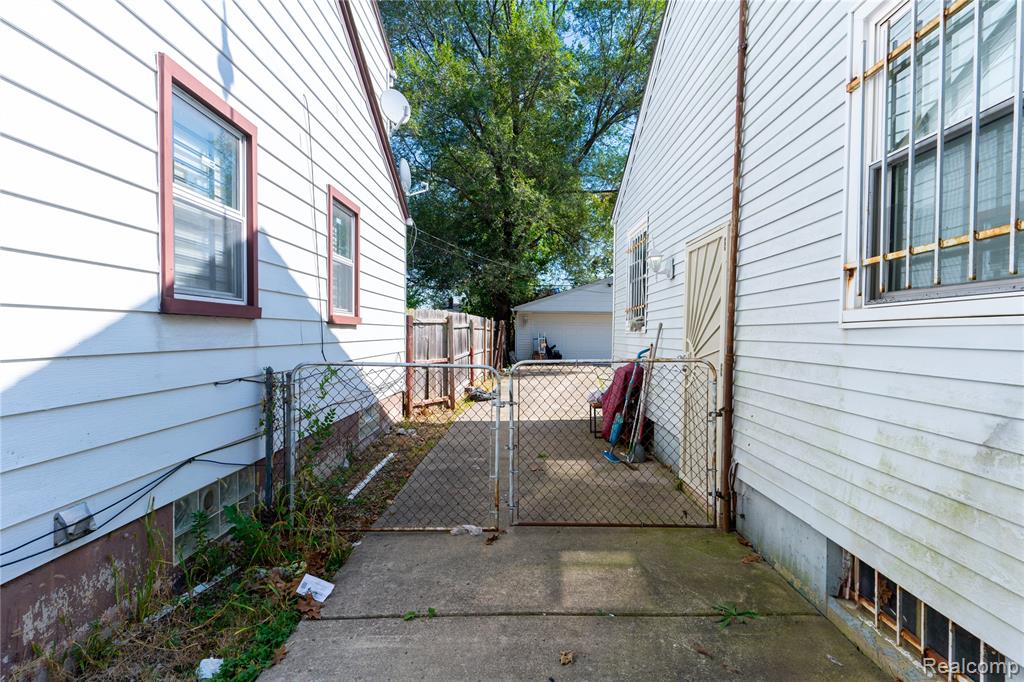 6374 Rutland Street, Detroit, MI 48228 — Photo 16