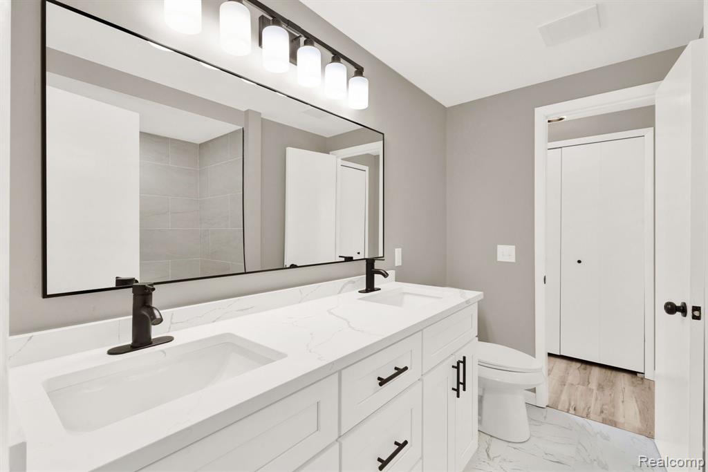 7820 Rampart Trail, Waterford, MI 48327 — Photo 28