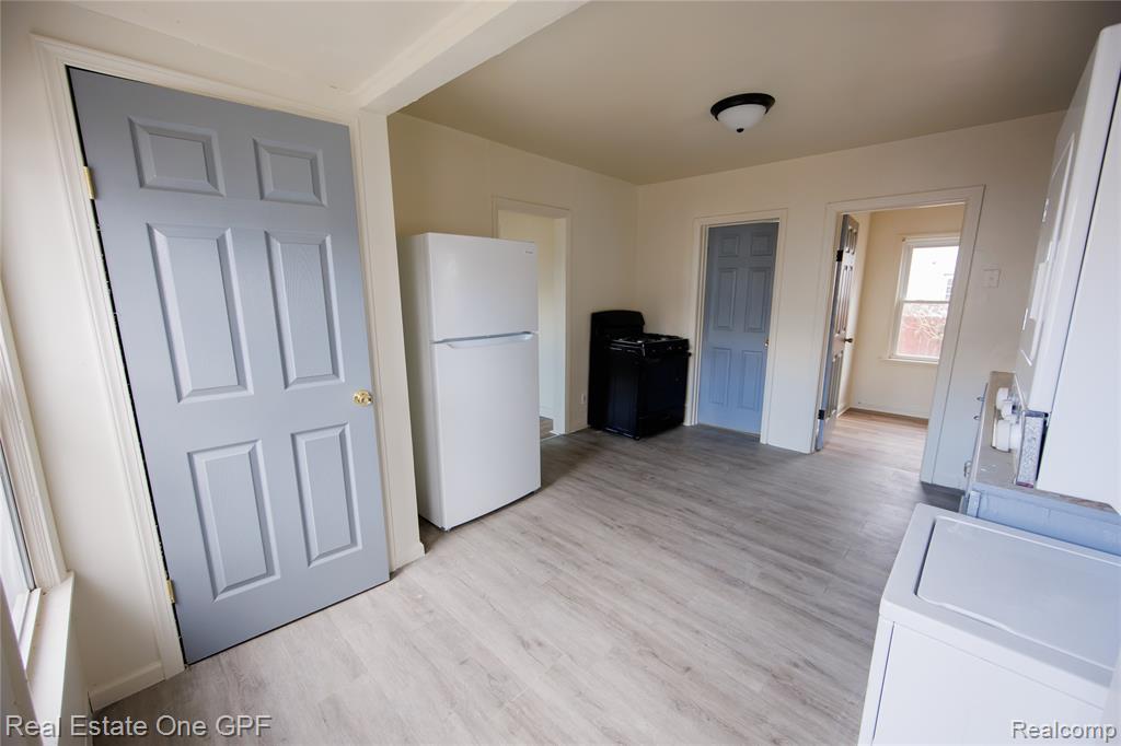 8242 Maxwell Avenue, Warren, MI 48089 — Photo 10