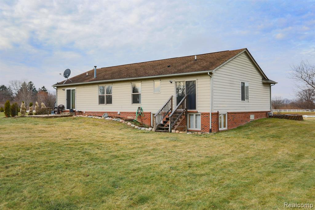 7058 OLDE FARM Trail, Almont, MI 48003 — Photo 3