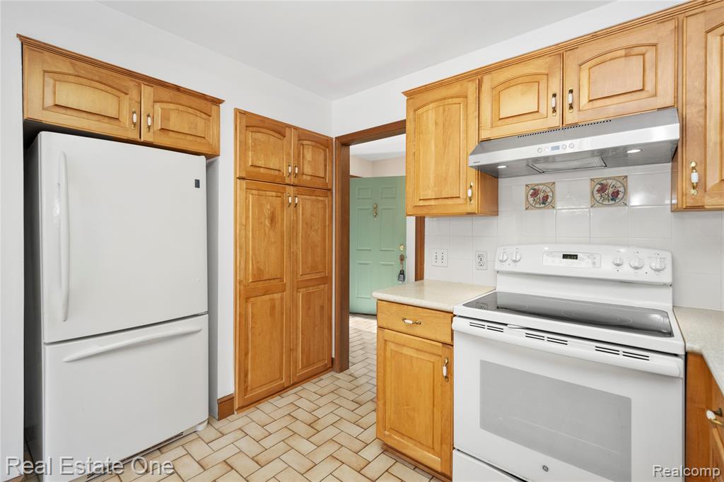 40444 La Grange Drive, Sterling Heights, MI 48313 — Photo 33