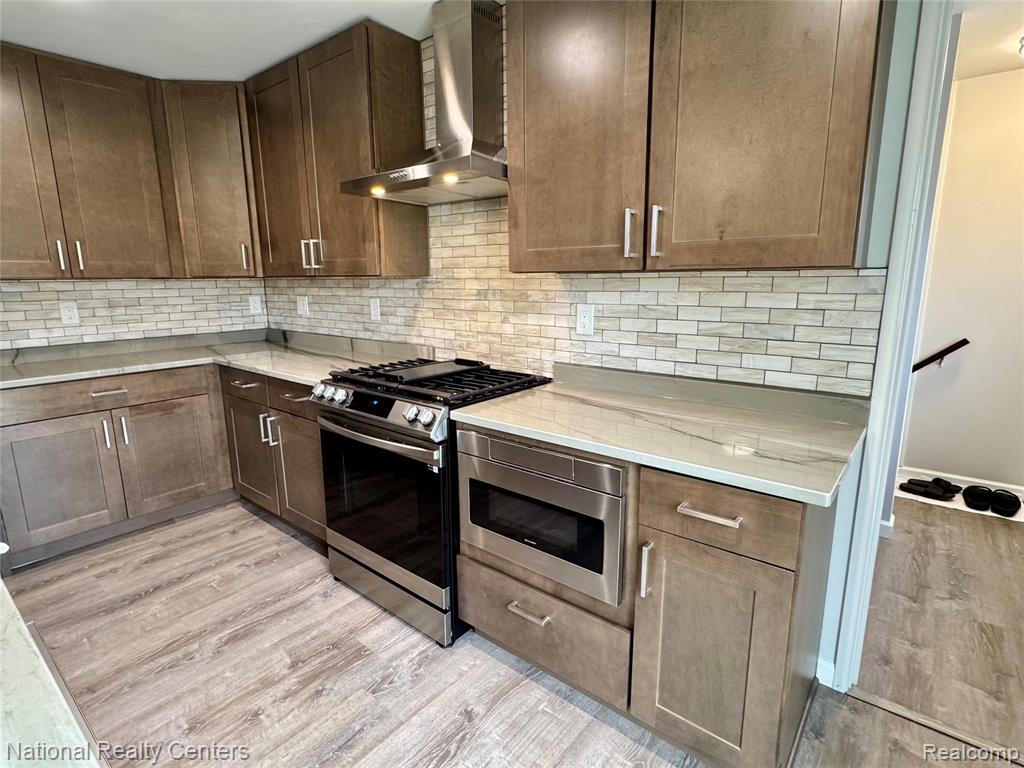 40684 Village Wood Road, Novi, MI — Photo 7