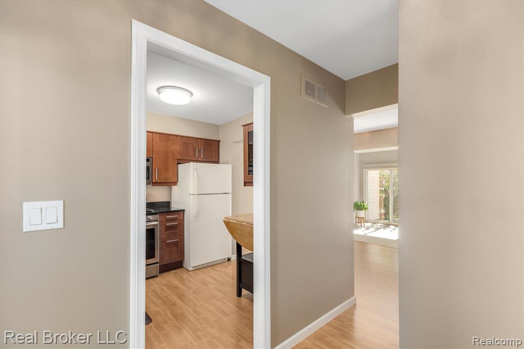 1448 BRENTWOOD Drive, Troy, MI 48098 — Photo 14