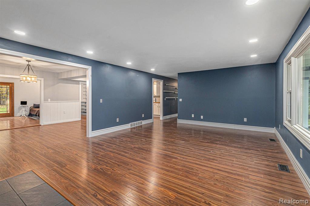 7135 Jordan Road, Grand Blanc, MI 48439 — Photo 9