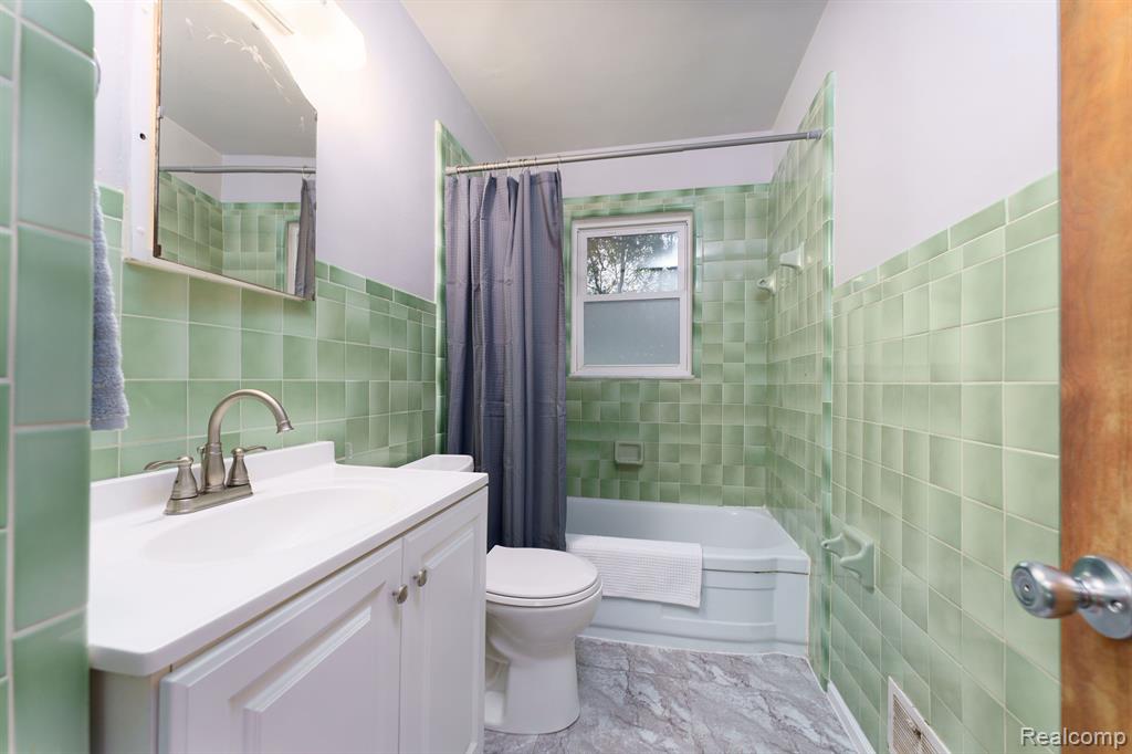 717 WHITNEY Street, Brighton, MI 48116 — Photo 10