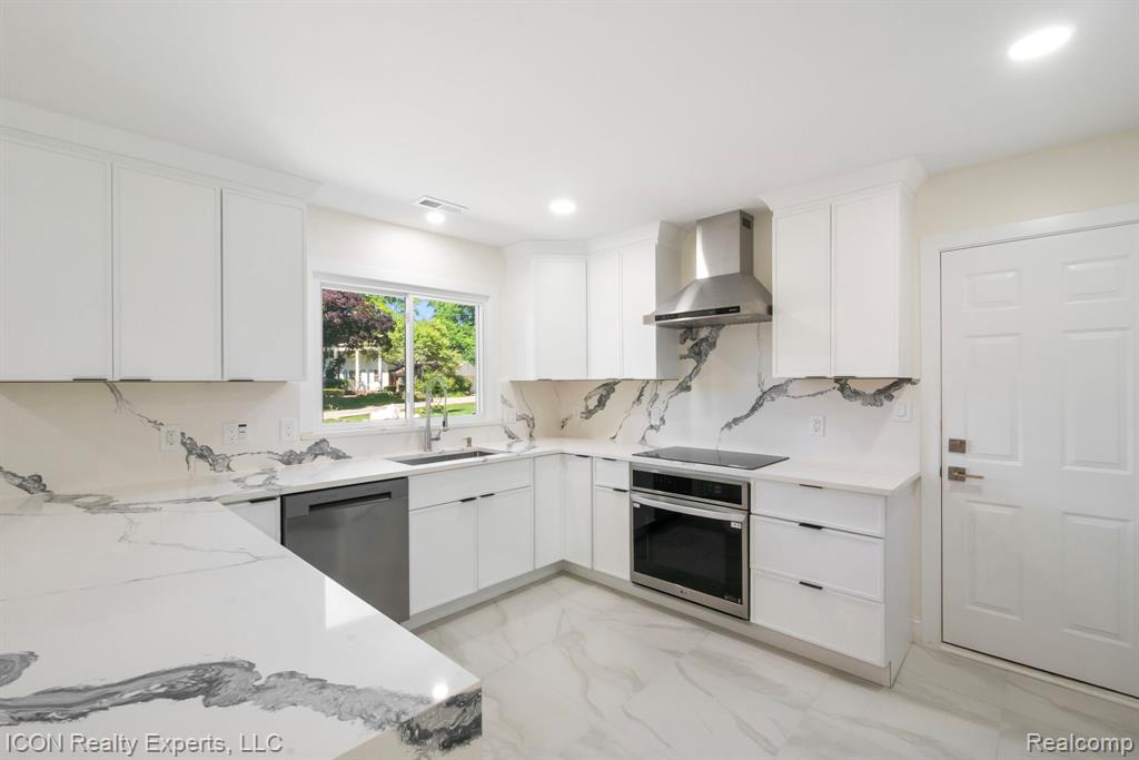 4089 Aberdeen Court, West Bloomfield, MI 48323 — Photo 9
