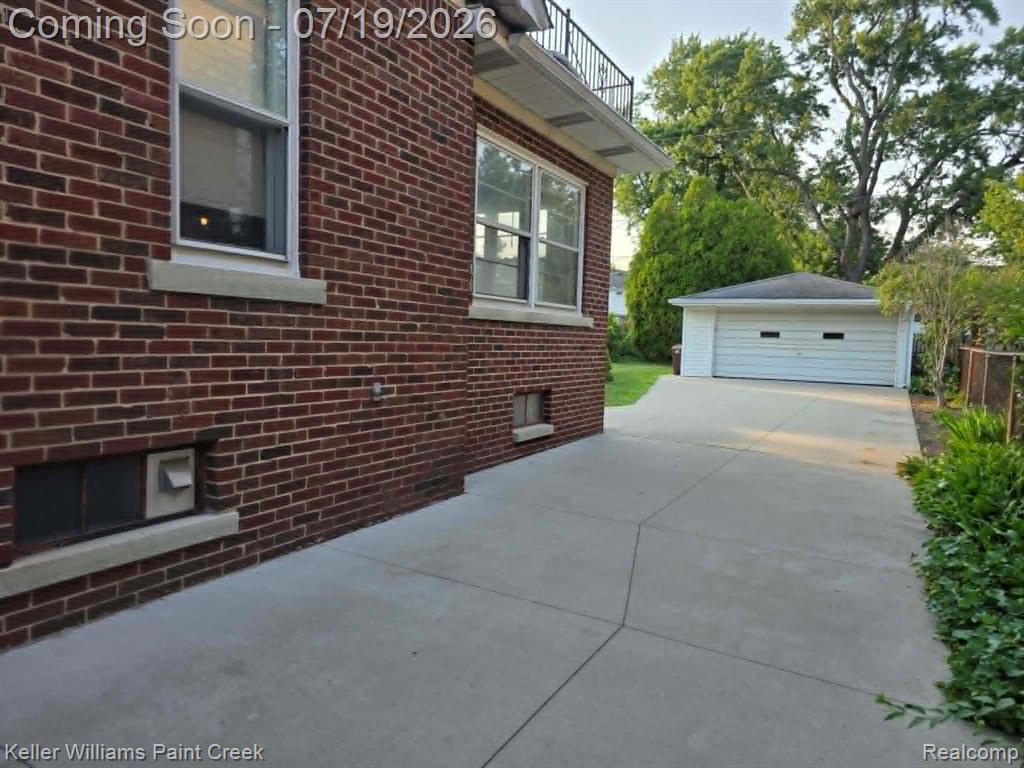 822 W Breckenridge Street, Ferndale, MI 48220 — Photo 2