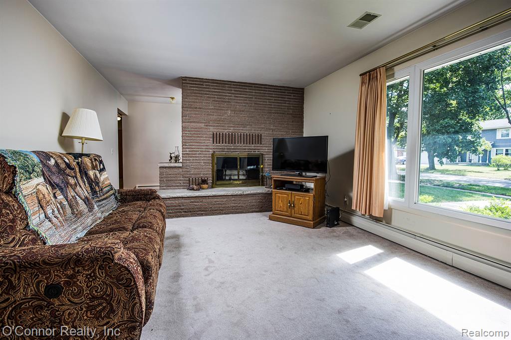905 Virginia Avenue, Marysville, MI 48040 — Photo 5