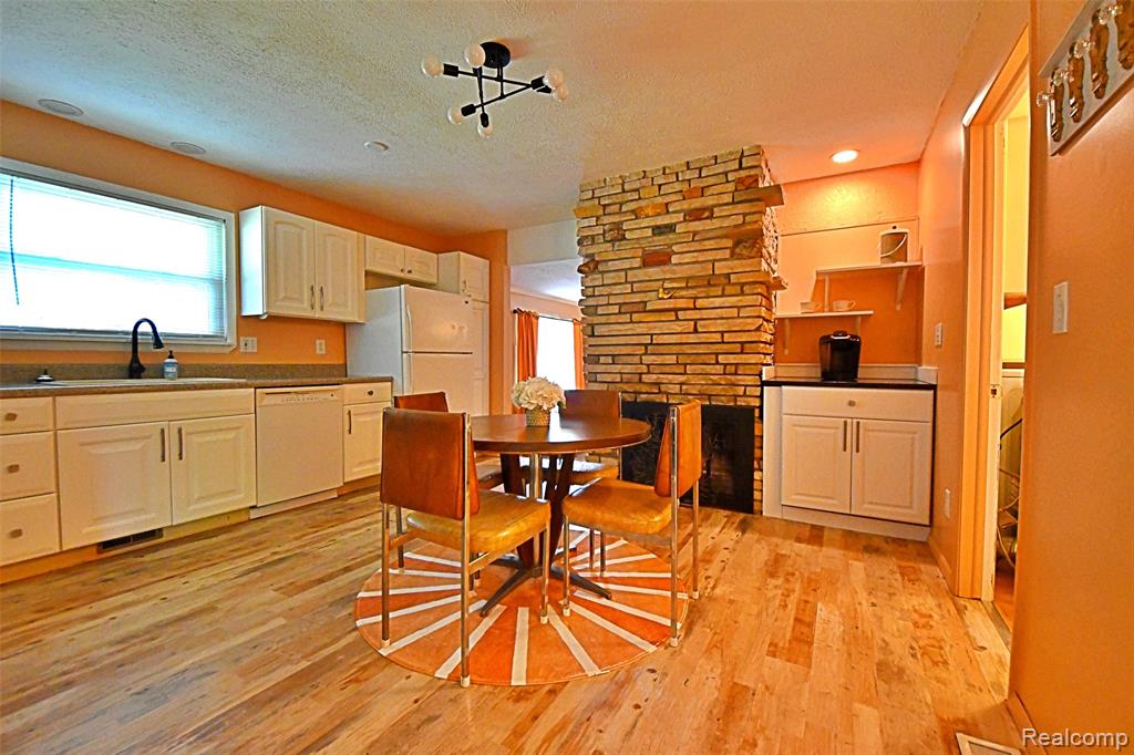8702 Center Street, St. Helen, MI 48656 — Photo 16