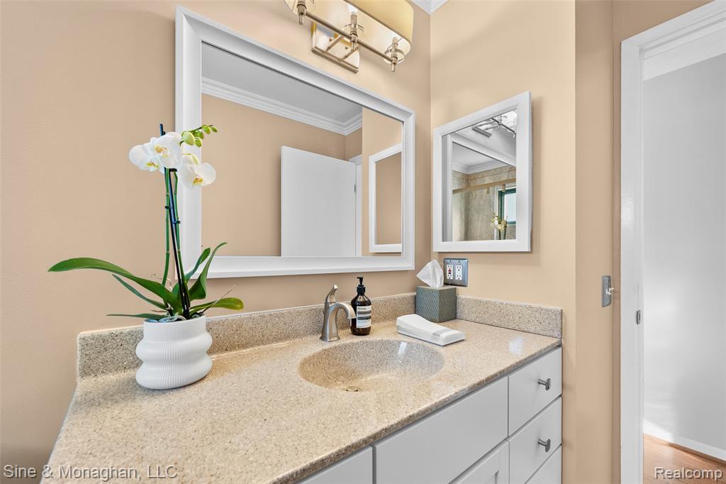 4419 Robinwood Avenue, Royal Oak, MI 48073 — Photo 17