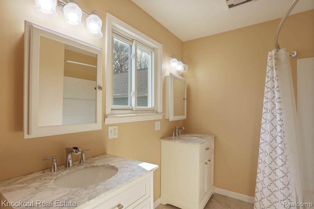 6960 GARFIELD Road, Freeland, MI 48623 — Photo 22
