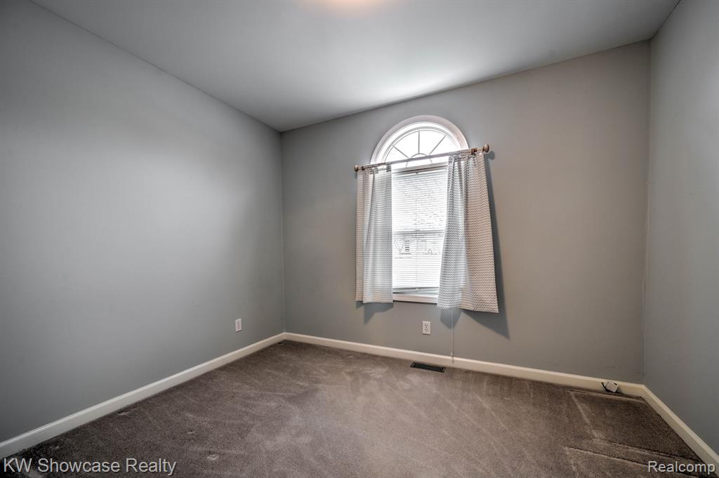 5806 KING JAMES, Waterford, MI 48327 — Photo 30