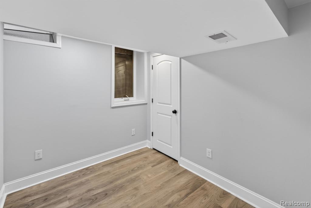 10001 Greensboro Street, Detroit, MI 48224 — Photo 27