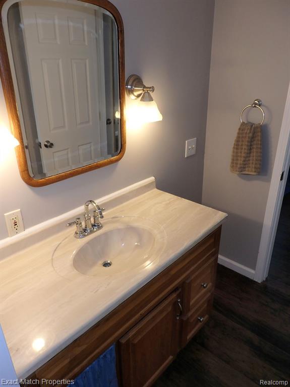 409 LAKEVIEW Street, Holly, MI 48442 — Photo 27
