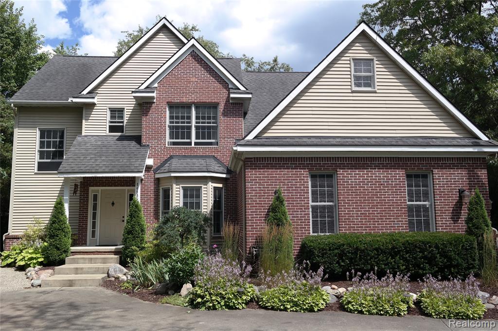 8499 Bishop Road, Brighton, MI 48116 — front exterior