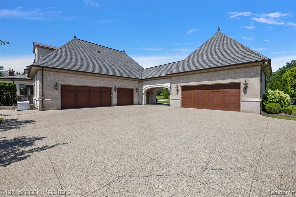 5466 Orchard Ridge Drive, Rochester, MI 48306 — Photo 55