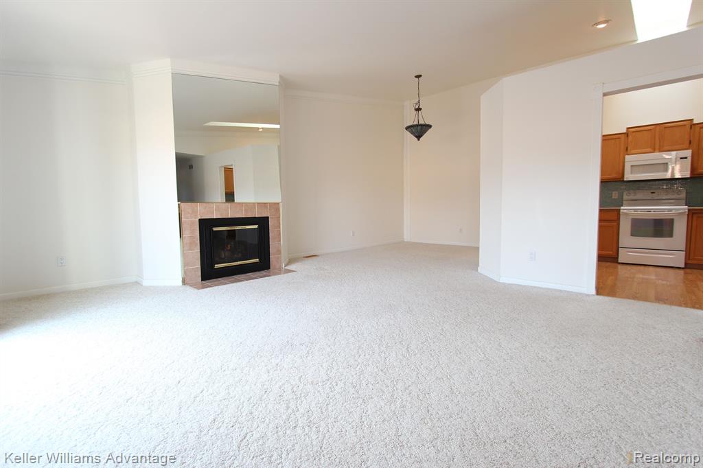 22132 Edgewater, Novi, MI — Photo 22