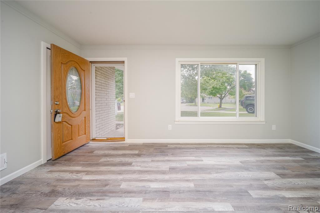 6448 Hunter Court, Westland, MI — Photo 20