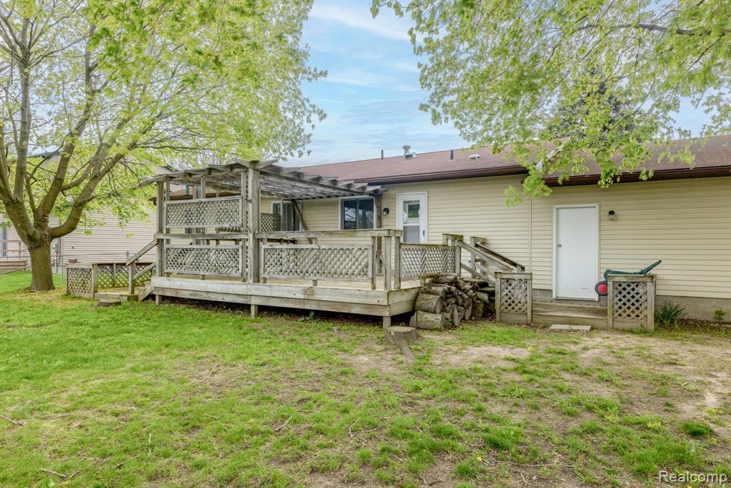 516 WILLIAM G Drive, Capac, MI 48014 — Photo 7