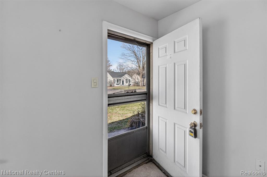 8880 Marlowe Avenue, Plymouth, MI 48170 — Photo 7