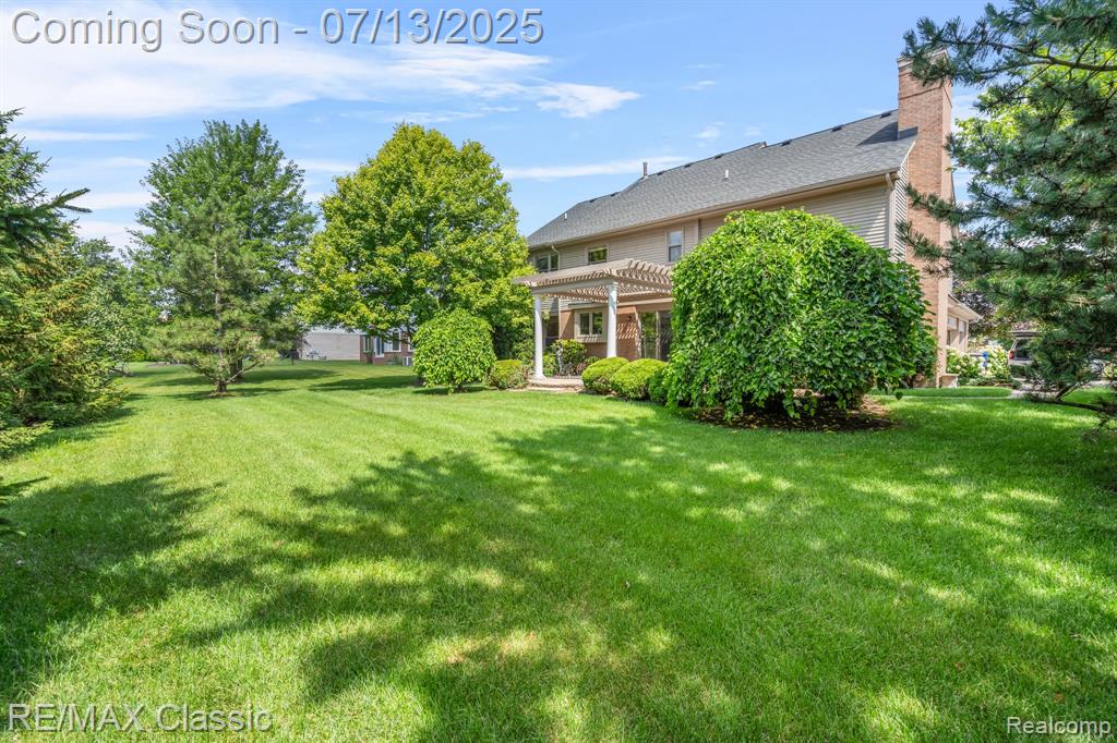 45450 Fountain View Drive, Canton, MI 48188 — Photo 47