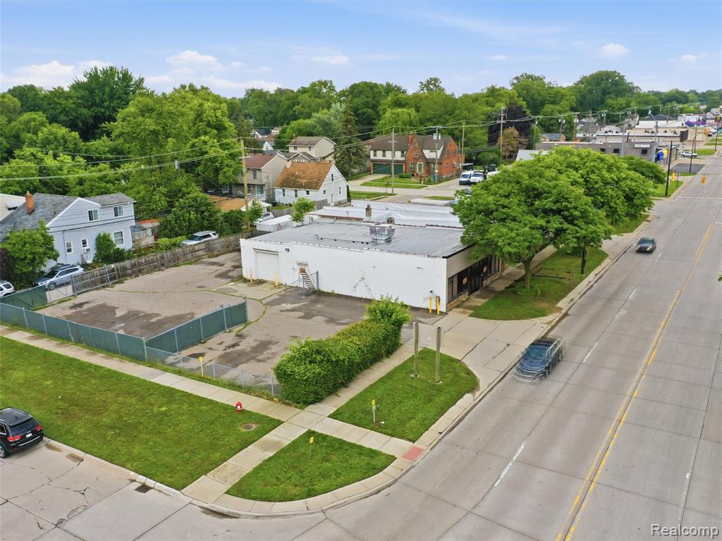 832 W 11 Mile Road, Madison Heights, MI 48071 — Photo 12