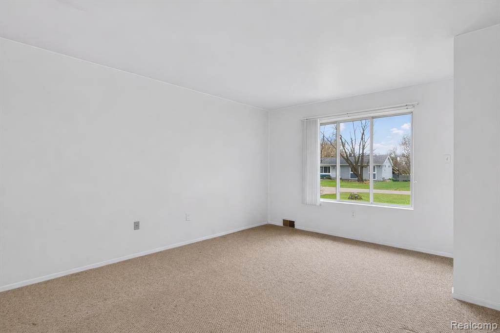 4739 Joan Lane, Pinckney, MI 48169 — Photo 7