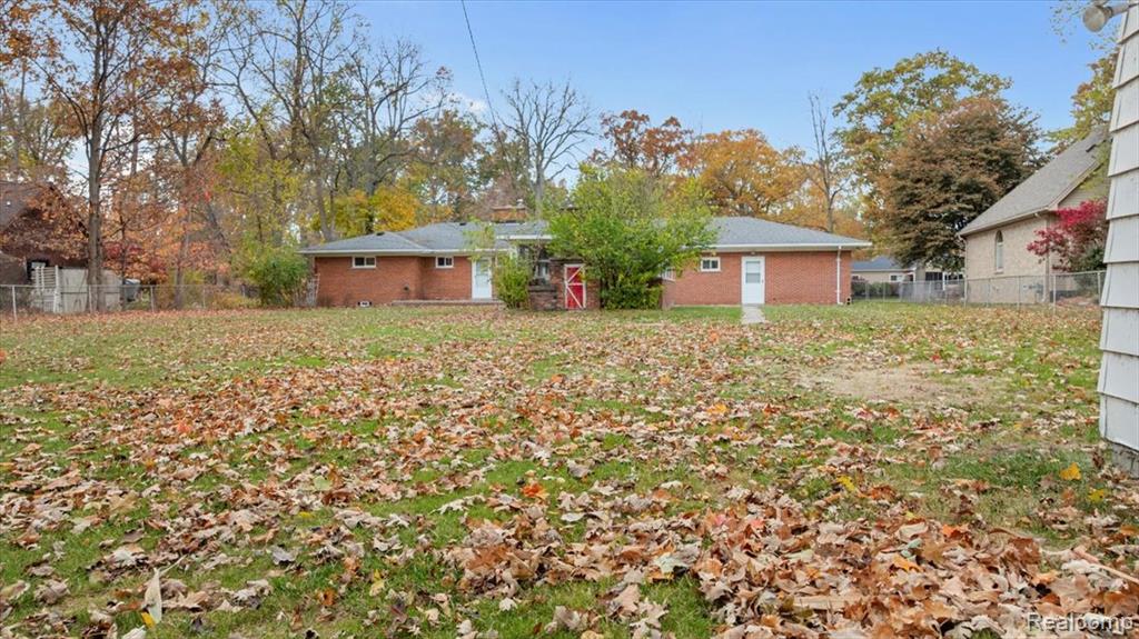 9127 Lake Road, Grosse Ile, MI 48138 — Photo 27