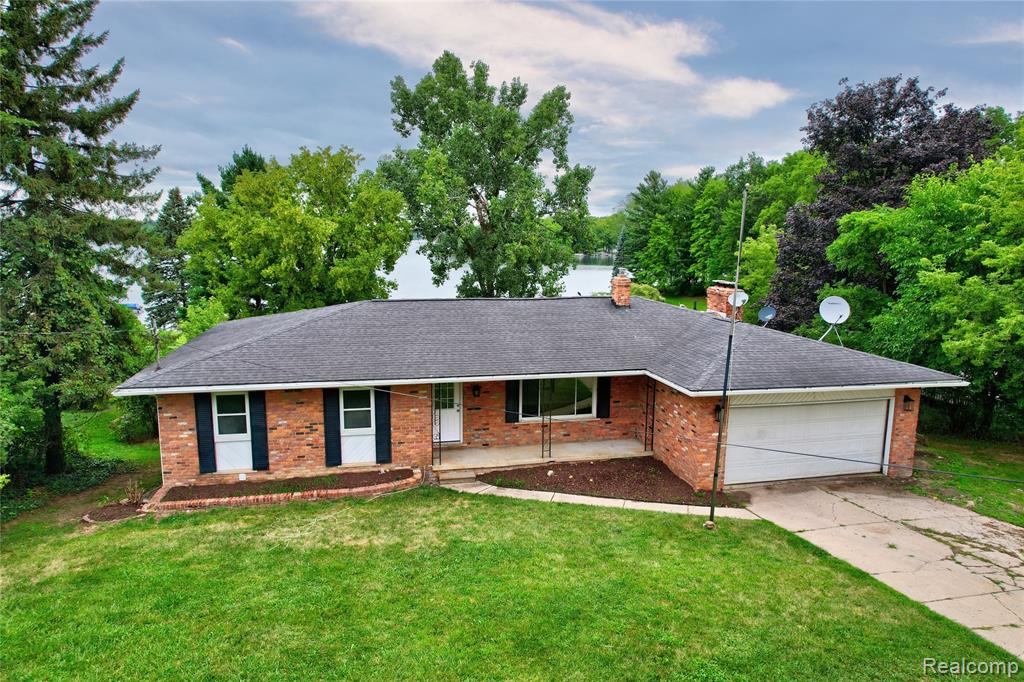 11476 Delmar Drive, Fenton, MI 48430 — front exterior