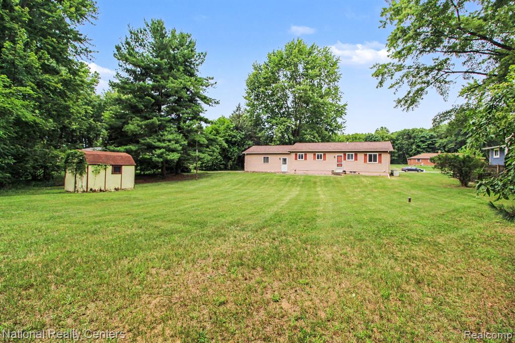 1800 Kingston Drive, Pinckney, MI 48169 — Photo 21