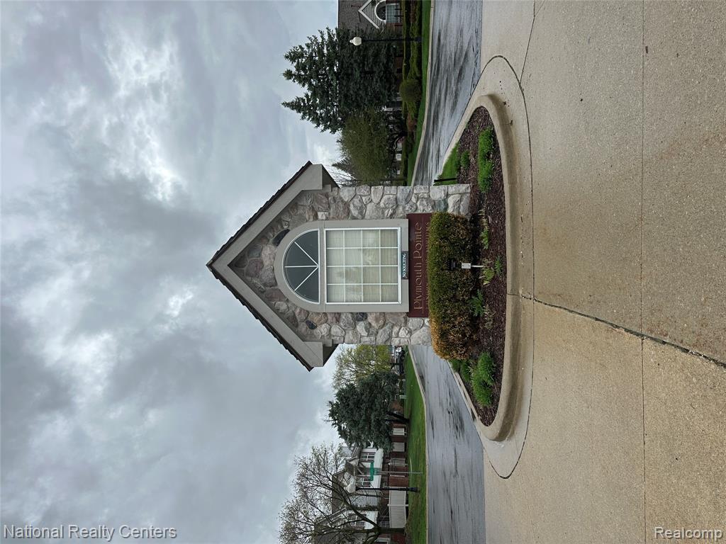 49627 Draper Circle, Plymouth, MI 48170 — Photo 32