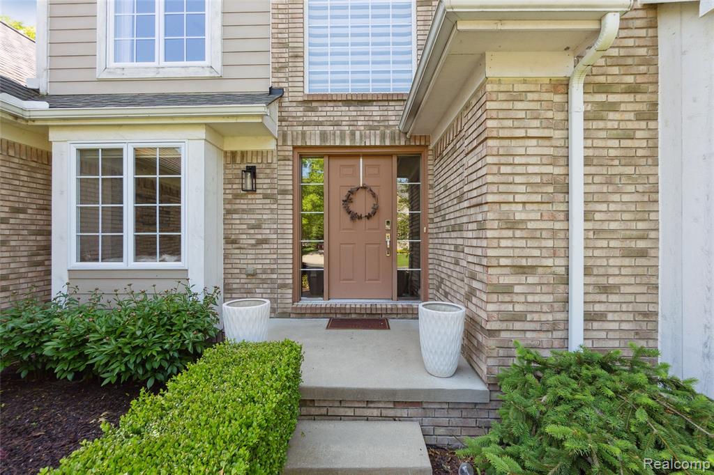 418 Greenan Lane, Lake Orion, MI 48362 — Photo 5