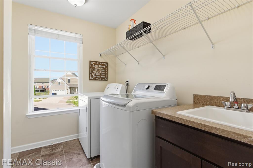 7946 Russell Drive, Westland, MI — Photo 15