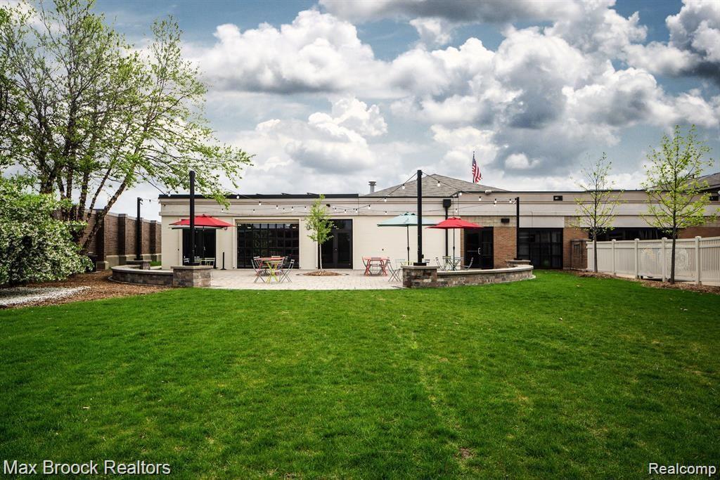 20 WOODSIDE PARK Boulevard, Pleasant Ridge, MI — Photo 32