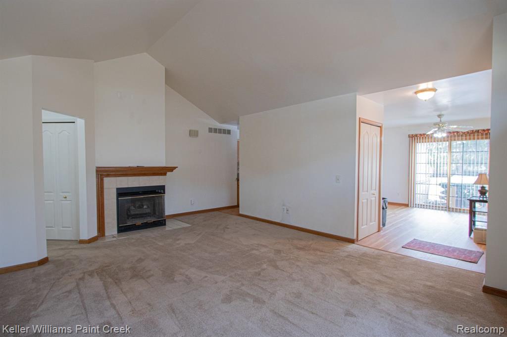 2569 MAPLE FOREST Drive, Wixom, MI 48393 — Photo 5