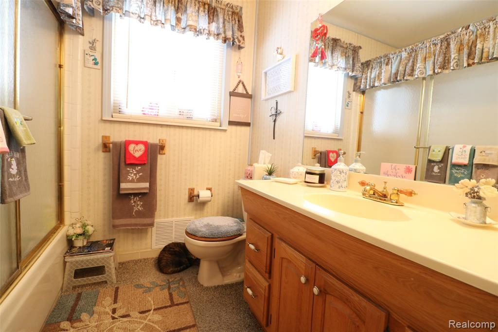 50674 Bower Drive, Chesterfield, MI 48047 — Photo 8