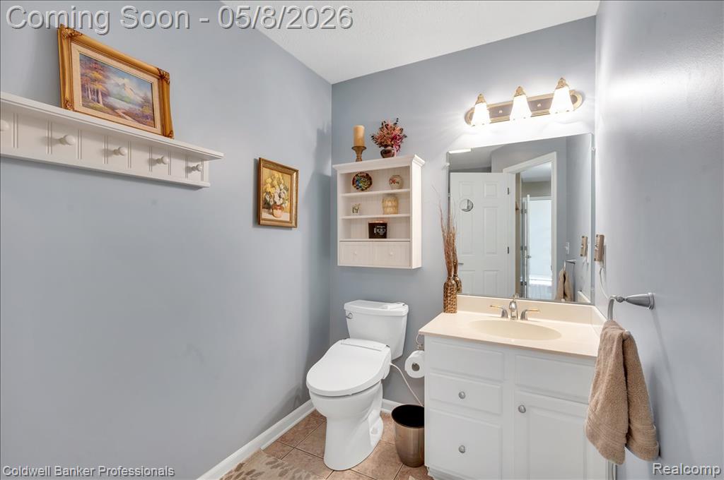 2243 Ridgemoor Court, Burton, MI 48509 — Photo 20