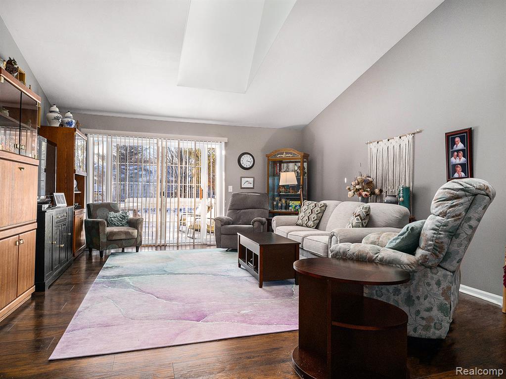 6356 Squire Lake Drive, Flushing, MI 48433 — Photo 5