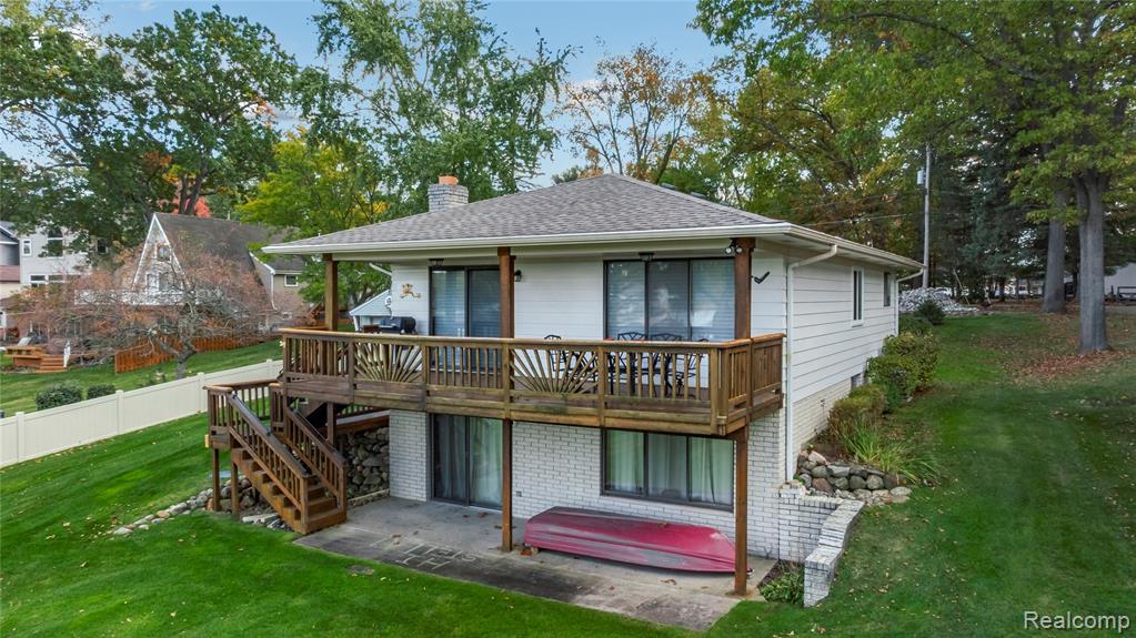 9510 Beechcrest Street, White Lake, MI — front exterior