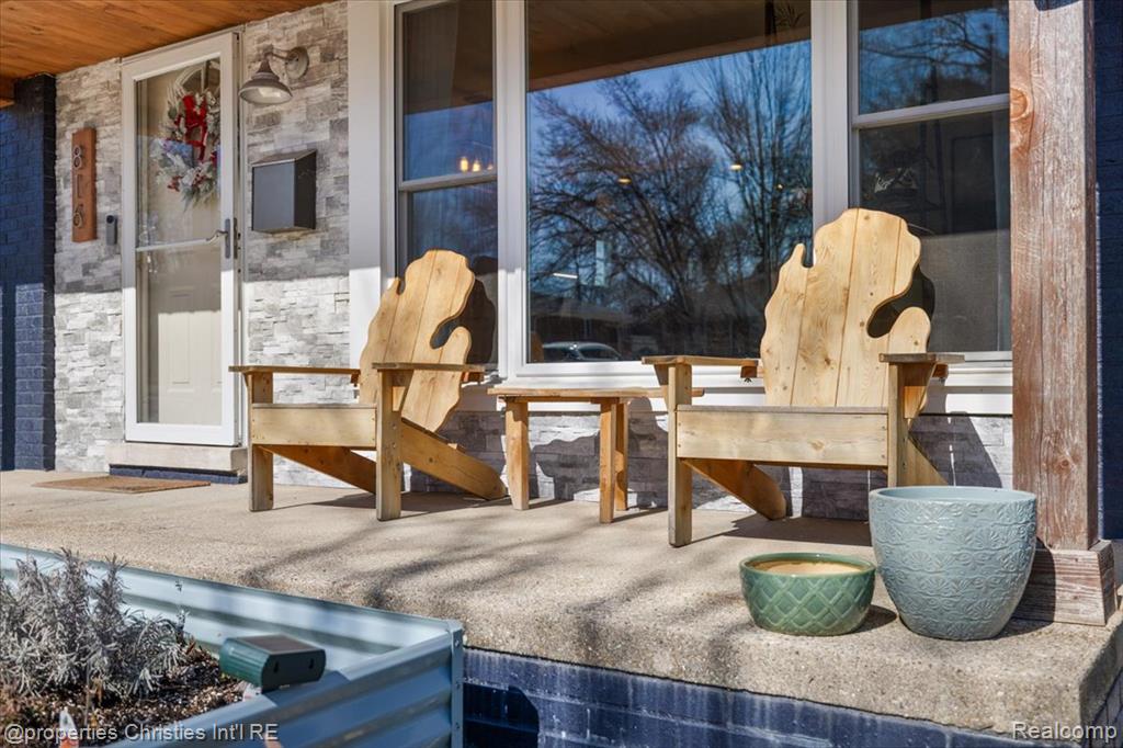 816 W Baker Avenue, Clawson, MI — Photo 6