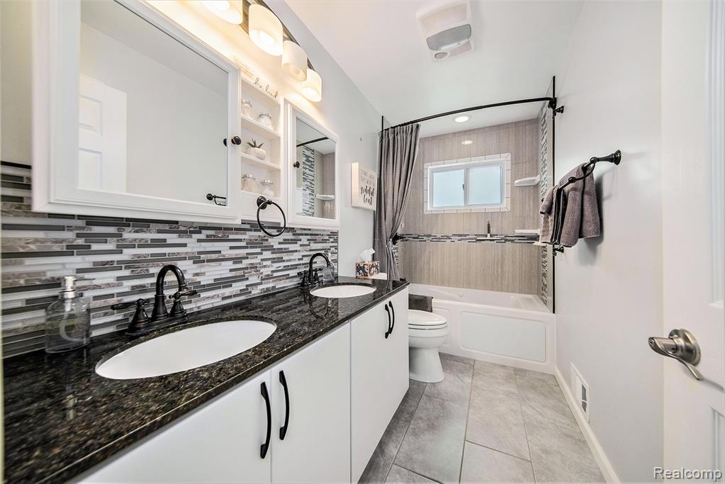 820 Devonshire Boulevard, Brighton, MI 48116 — Photo 19