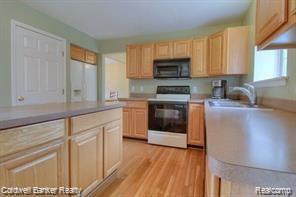 8842 STONEBRIDGE, Van Buren, MI 48111 — Photo 11