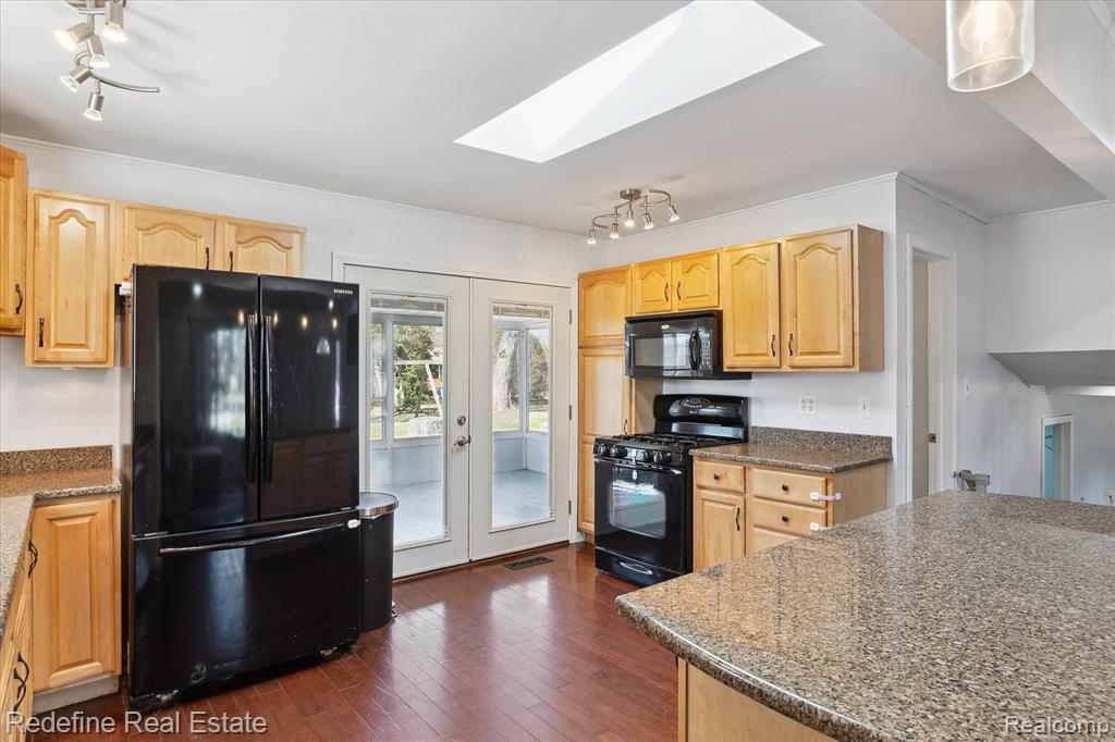 8272 W Huron Court, White Lake, MI — Photo 11