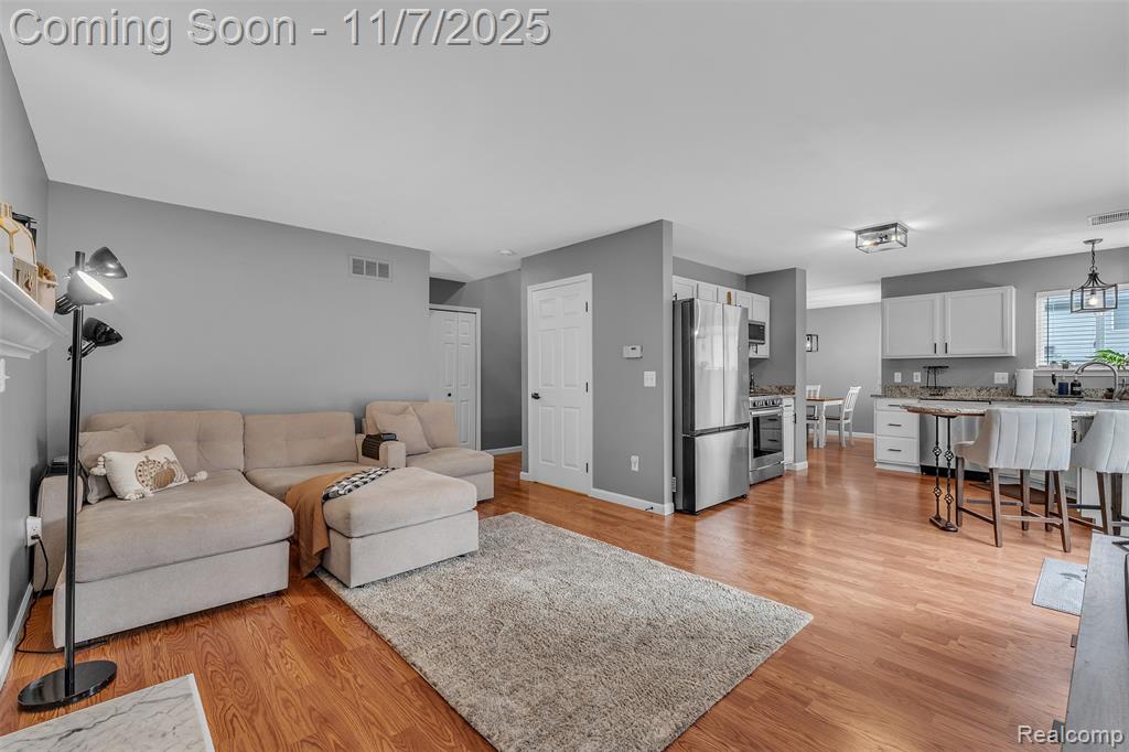 8522 Berkshire Drive, Ypsilanti, MI 48198 — Photo 18