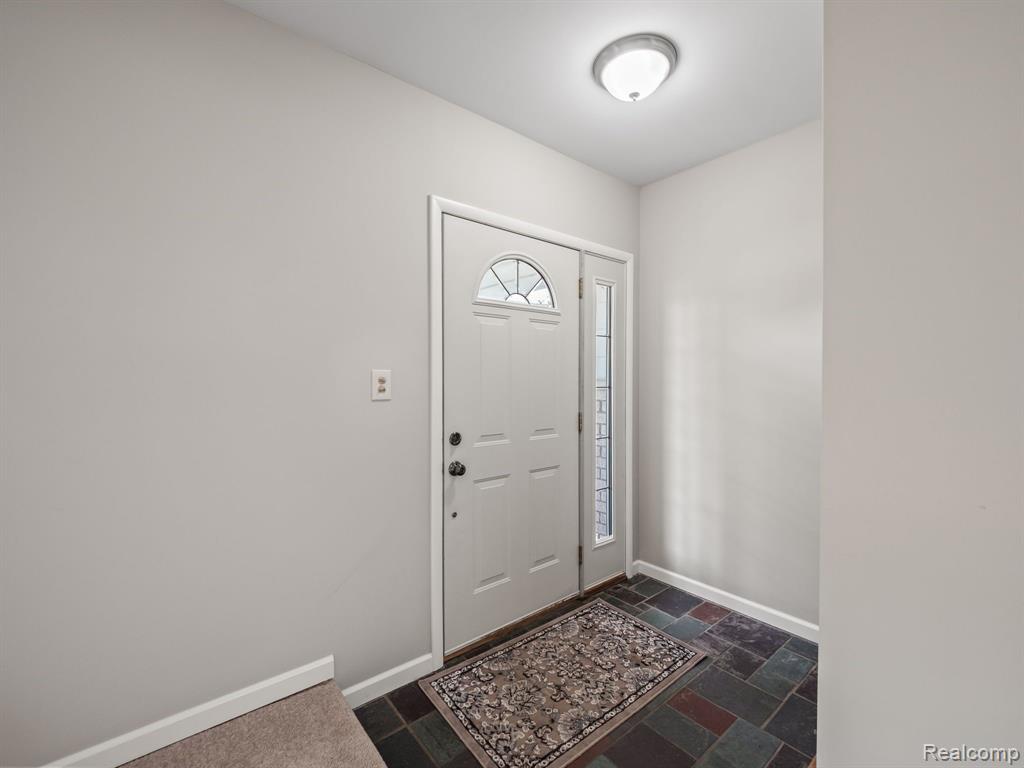 53810 BRUCE HILL Drive, Shelby Twp, MI 48316 — Photo 5