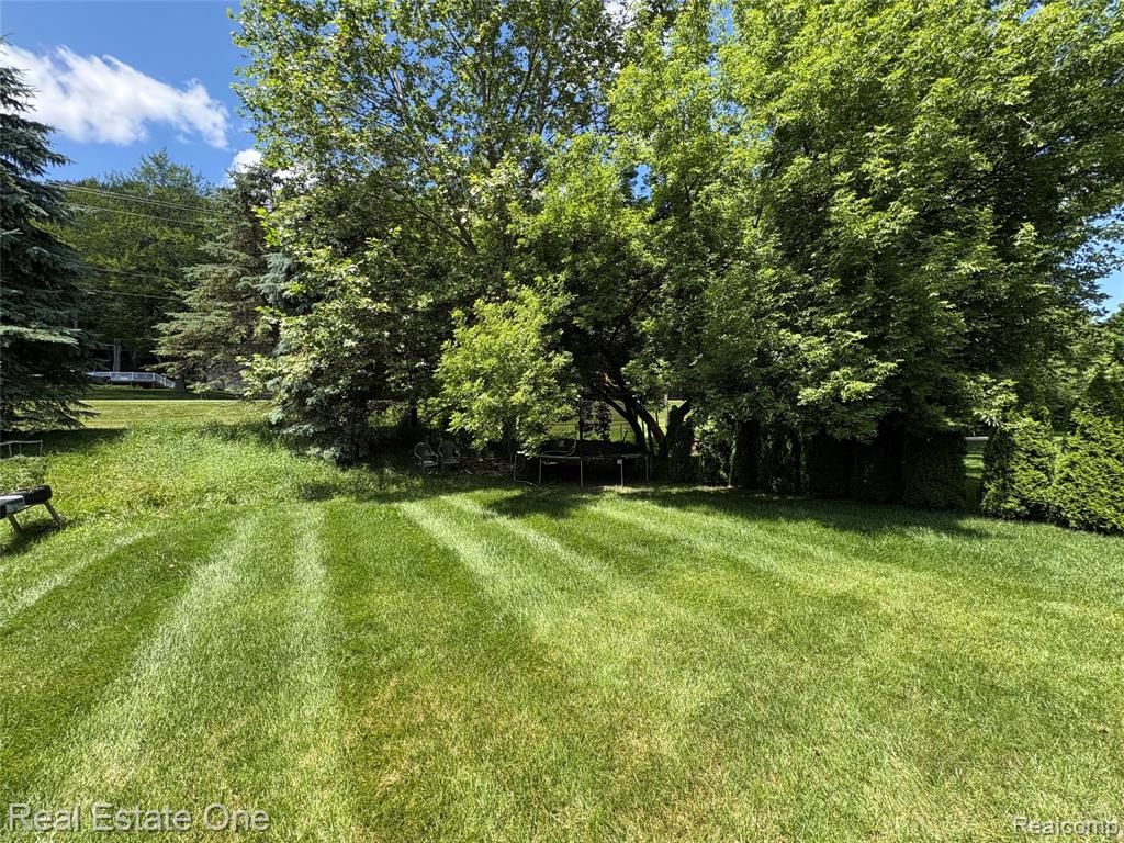 329 Beaver Run, Holly, MI 48442 — Photo 35